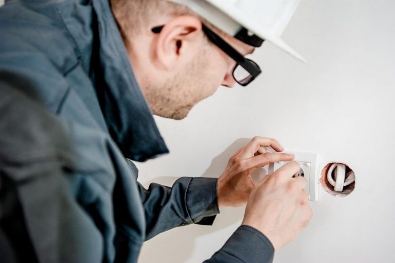 Home ABB i-bus KNX-meterkast met modern design voor intelligent energiebeheer in woningen