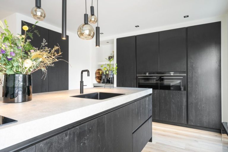 Home Showcase van droomkeuken met moderne design en keukenkasten bij een van de beste keukenzaken in de stad