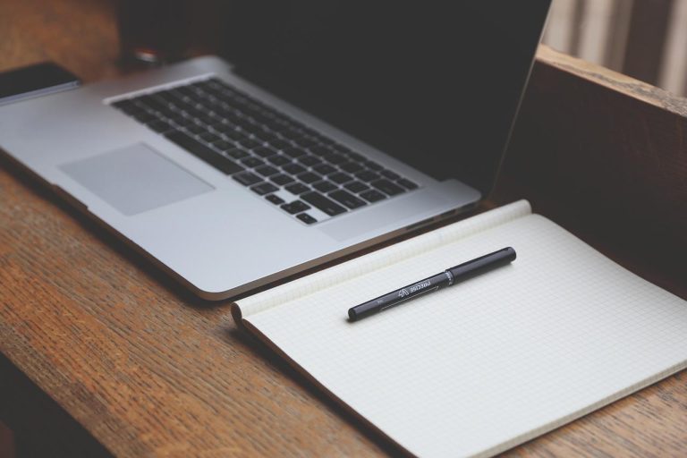 Home Moderne klassikaal met laptops voor digitale transformatie in het onderwijs en interactief leren